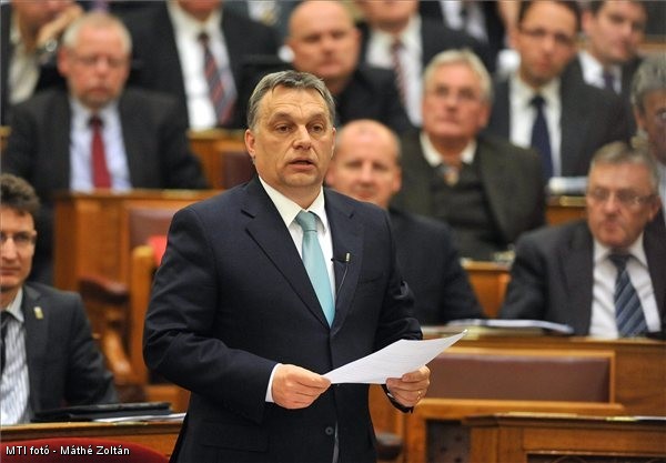 Orbán Viktor: folytatjuk a devizahitelesek megmentését