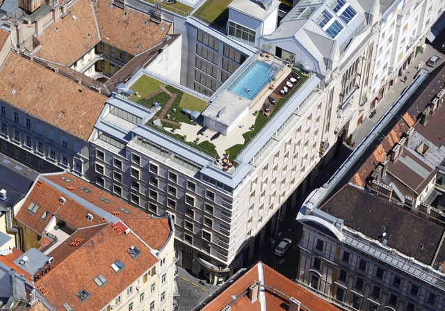 Medence Budapest tetején - Egyedülálló luxus a belvárosban