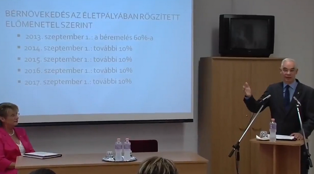 Újabb részletek: így emelik a pedagógusok bérét!