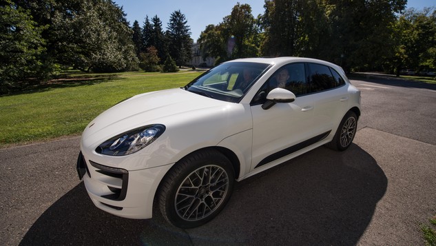 Az egyik letépi a fejed, a másik meg is rág utána - Porsche 911