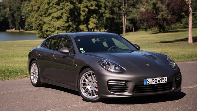 Az egyik letépi a fejed, a másik meg is rág utána - Porsche 911