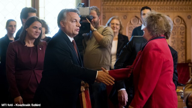 Váratlan ajándékot kapnak a nyugdíjasok Orbántól