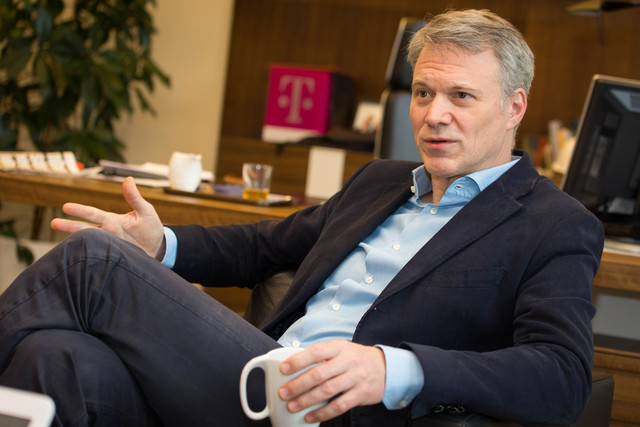 Tényleg bármikor összeomolhat a telefon és a net Magyarországon?