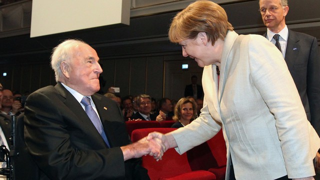 Elhunyt Helmut Kohl volt német kancellár