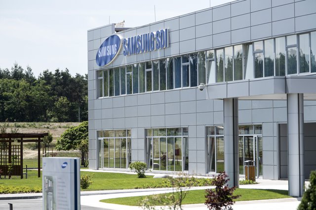Miskolc méretű napelemfarm válthatná ki Paks 2-t - De milyen áron?