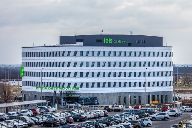 Megnyitott Magyarország legújabb reptéri szállodája
