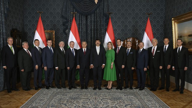 Orbán: Még csak a munka felénél járunk