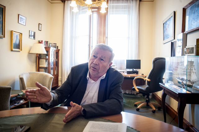 Üzent a Költségvetési Tanács: Ne költse el a tartalékot a kormány!