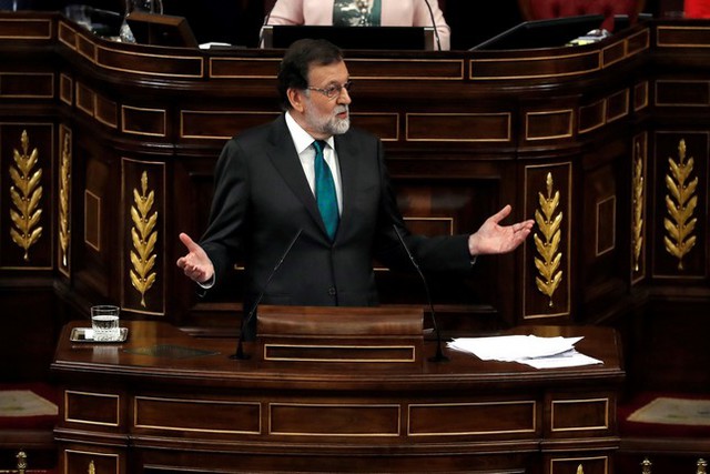 Órákon belül megbuktatják a spanyol kormányfőt