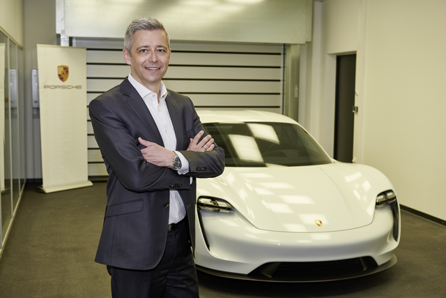 Bejutottunk a Porsche titkos szentélyébe, ahol a Tesla ellenfele, a Taycan készül