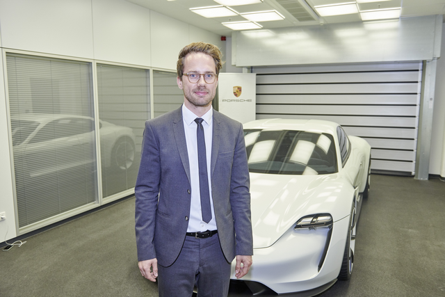 Bejutottunk a Porsche titkos szentélyébe, ahol a Tesla ellenfele, a Taycan készül