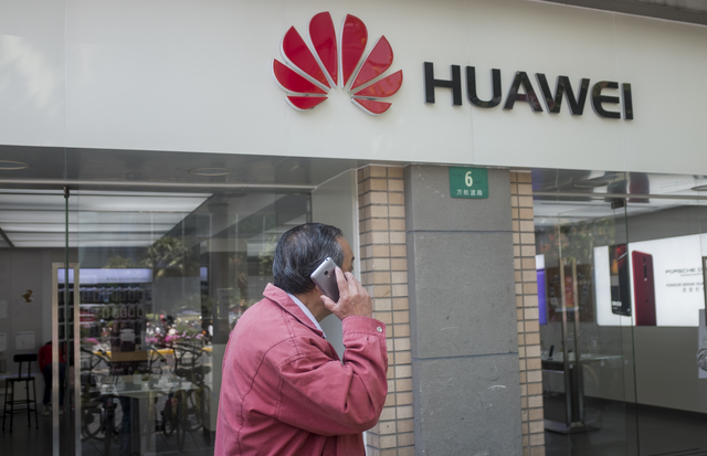 Letartóztatták a Huawei alapítójának lányát (2.)