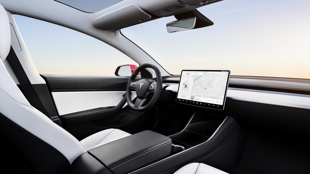 Nem lesz olcsó Európában az új Tesla, mutatjuk az árakat