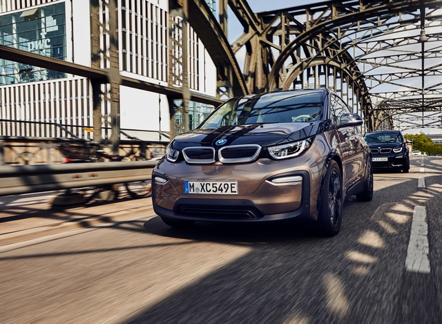 Nulla forintos töltéssel csábít a BMW i3