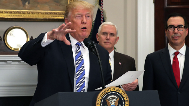 Újabb húzás Trumptól: deviza-manipulátornak minősítették Kínát