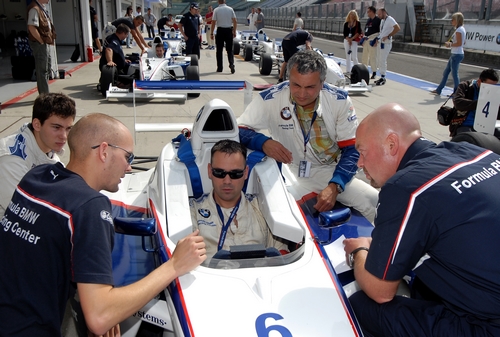 Ismét itt a lehetőség: Magyarországra jön a Formula BMW Racing Experience