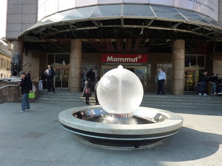 A bérlők is örömmel üdvözölték a Mammut I. felújítási terveit