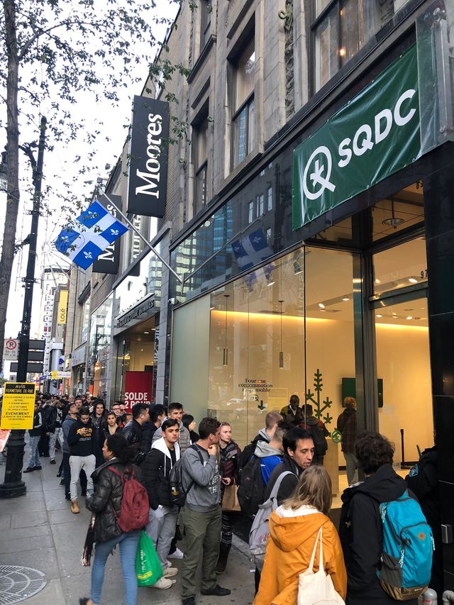 több mint 50 kanada