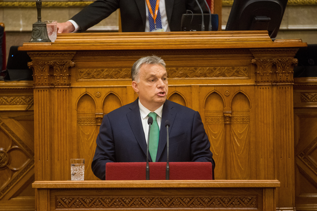 Új akciótervet lengetett be Orbán Viktor a parlamentben