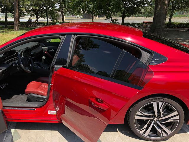 A szépségnek ára van - Meghajtottuk a Peugeot 508 GT változatát